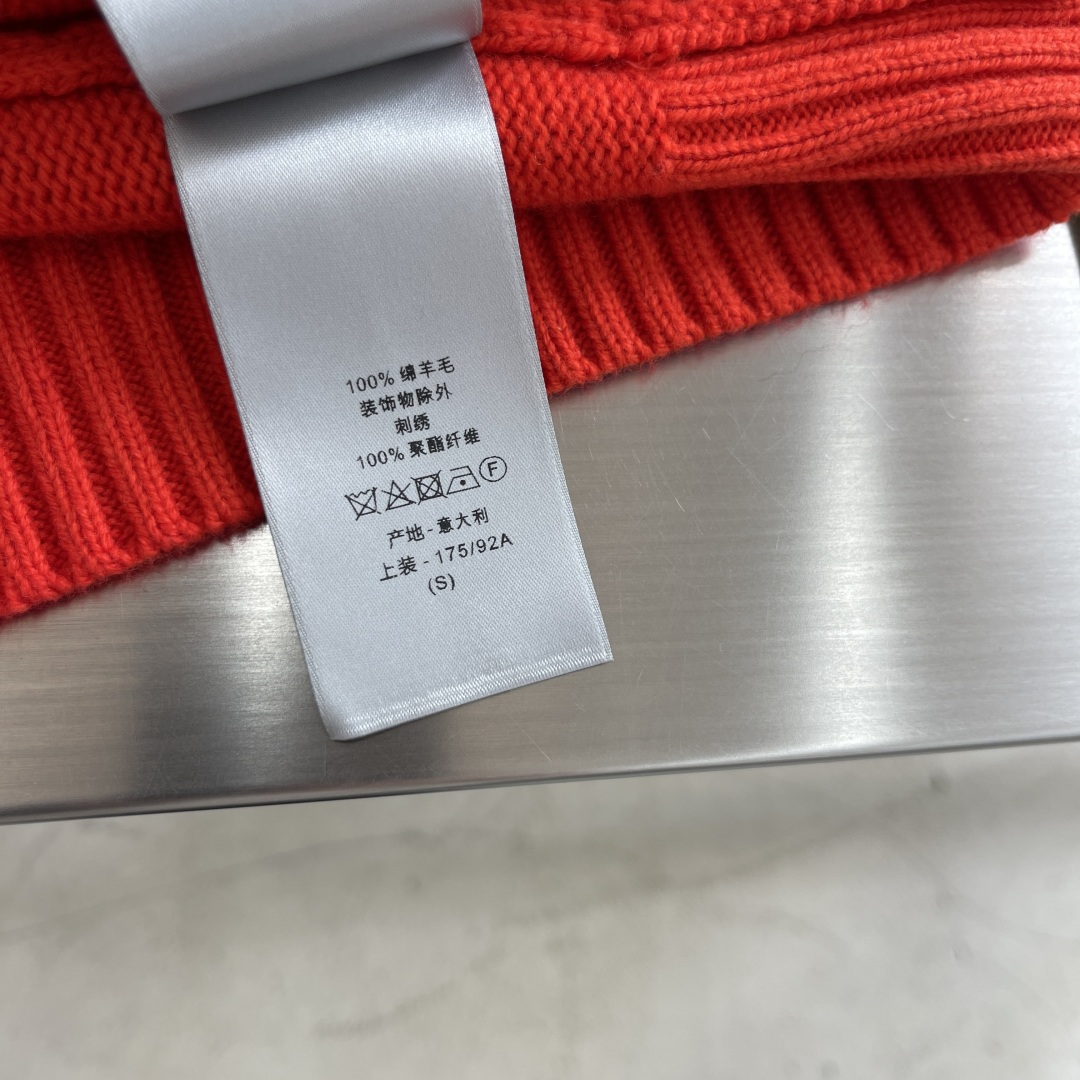 Dior x Kaws Limited Edition Red Wool Knit Sweater with Logo Embroidery 8 cmp i1739529859555 6881 0 4
