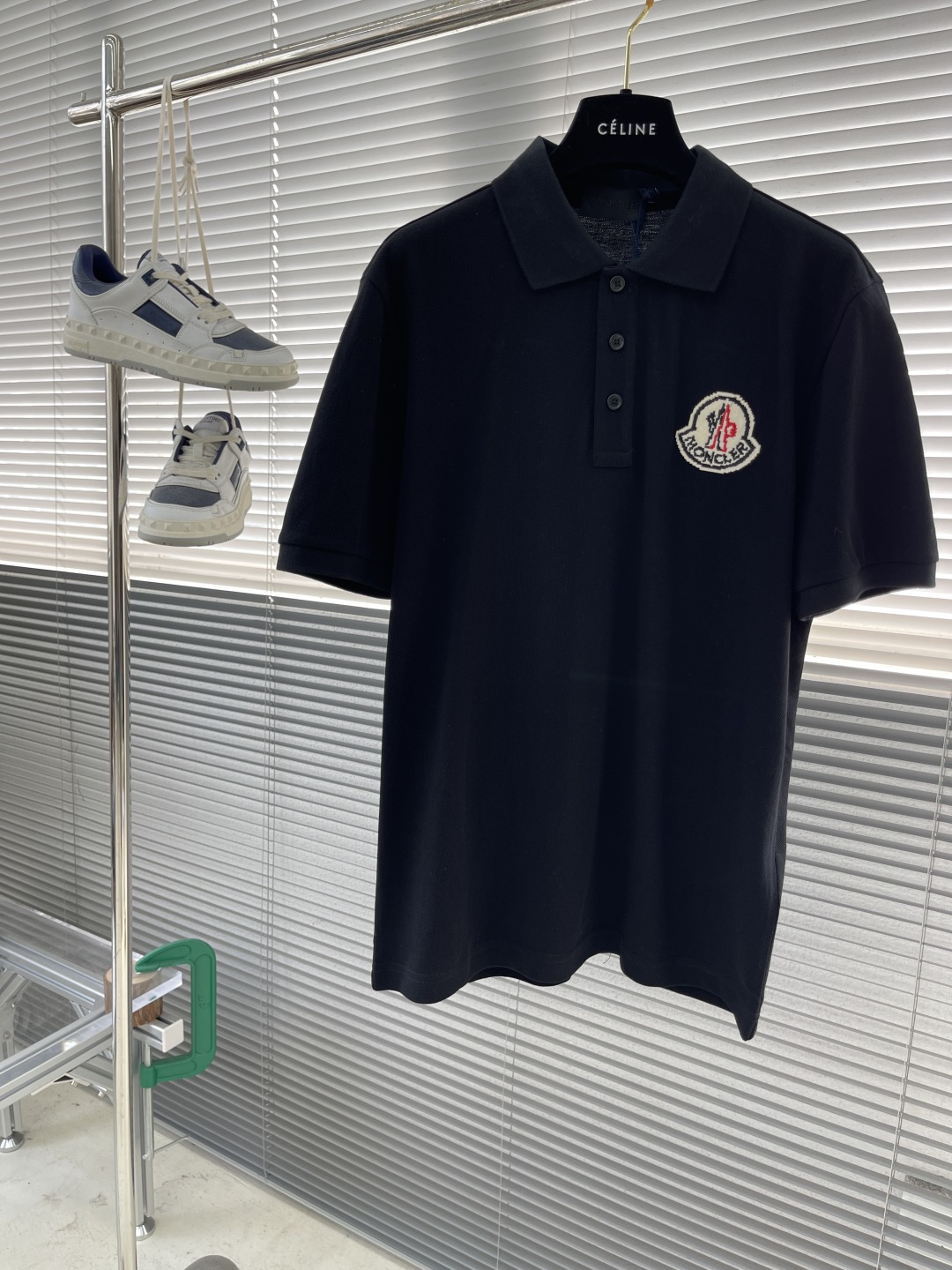 NO:743404,The highest version on the market, the girl will inspect the goods, trim the three marks on the threads, and ship the goods. You can post pictures and take videos. If you want quality or service, please add me on WeChat. We will not accept urgent orders. -mon  The spring and summer new model, the highest version on the market, has a little girl who inspects the goods, trims the three marks on the threads, and delivers the goods. You can send pictures and take videos. If you want quality and service, add me on WeChat. We do not accept urgent orders. Polo short sleeves. This is the highest version on the market. The little girl inspects the goods, trims the three marks on the threads, and delivers the goods. You can send pictures and take videos. If you want quality and service, add me.  I am using WeChat and we do not accept urgent orders. The Polo shirt is made of high-end cotton pique fabric and is a timeless design item suitable for all seasons. Classic style, decorated with the classic Mengjia logo on the chest, and shell buttons engraved with Mengjia English letters. The original version is developed at 1:1, complete with three labels, business casual, suitable for both outer wear and inner wear!  Size: S M L19860909市面最高版本小妹验货、修剪线头上三标、发货可发图及拍视频,要品质要服务的加我微信,不接急单. -mon 春夏新款市面最高版本小妹验货、修剪线头上三标、发货可发图及拍视频,要品质要服务的加我微信,不接急单.Polo短袖,这款市面最高版本小妹验货、修剪线头上三标、发货可发图及拍视频,要品质要服务的加我微信,不接急单.Polo衫采用高端棉质珠地面料制成,是适合各种季节的隽永设计单品.经典款式,胸前饰有经典蒙家标识,贝壳纽扣刻有蒙家英文字母,原版1:1开发,三标齐全,商务休闲,外穿内搭皆宜！ 码数:S M L XL  SMLXL 衣长68707274 胸围 104108 112 116 肩宽44.5 4647.5 49 袖长25262728,蒙口-服装,Moncler,T-shirt,,Women's clothing