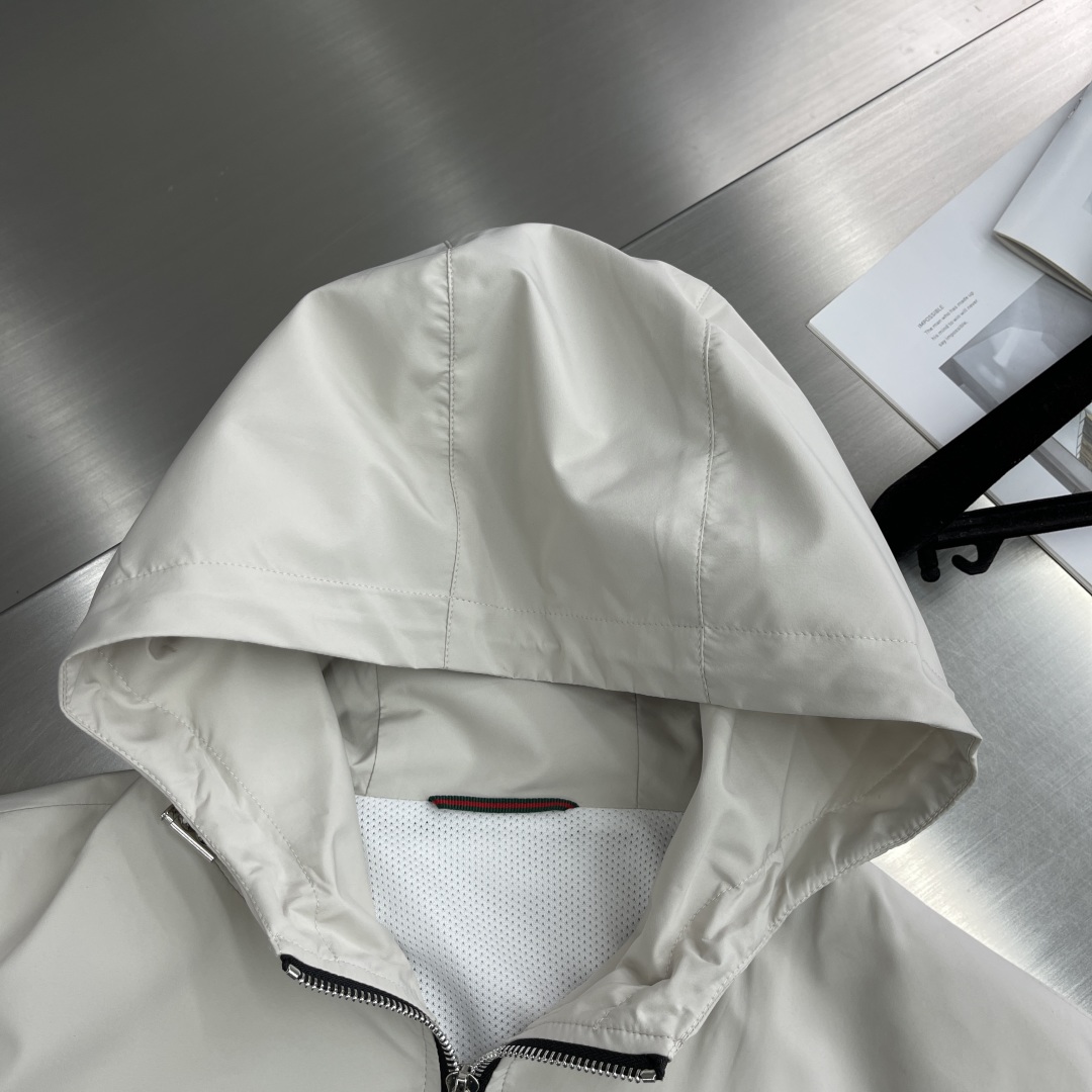 Gucci 2025 Spring/Summer Jacket with Logo Webbing and Hooded Design 4 cmp i1740389792859 4668 0 0