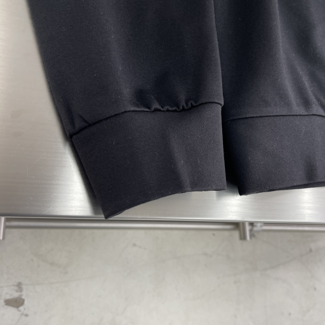 Prada Cotton Fleece and Recycled Nylon Sweatshirt - Comfortable and Stylish 7 cmp i1740391983567 3833 0 3