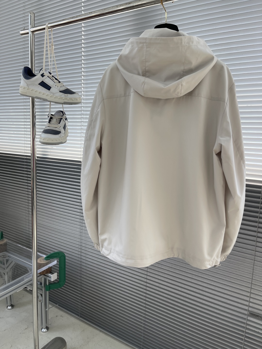 Gucci 2025 Spring/Summer Jacket with Logo Webbing and Hooded Design 3 cmp i1740393807867 4672 0 7