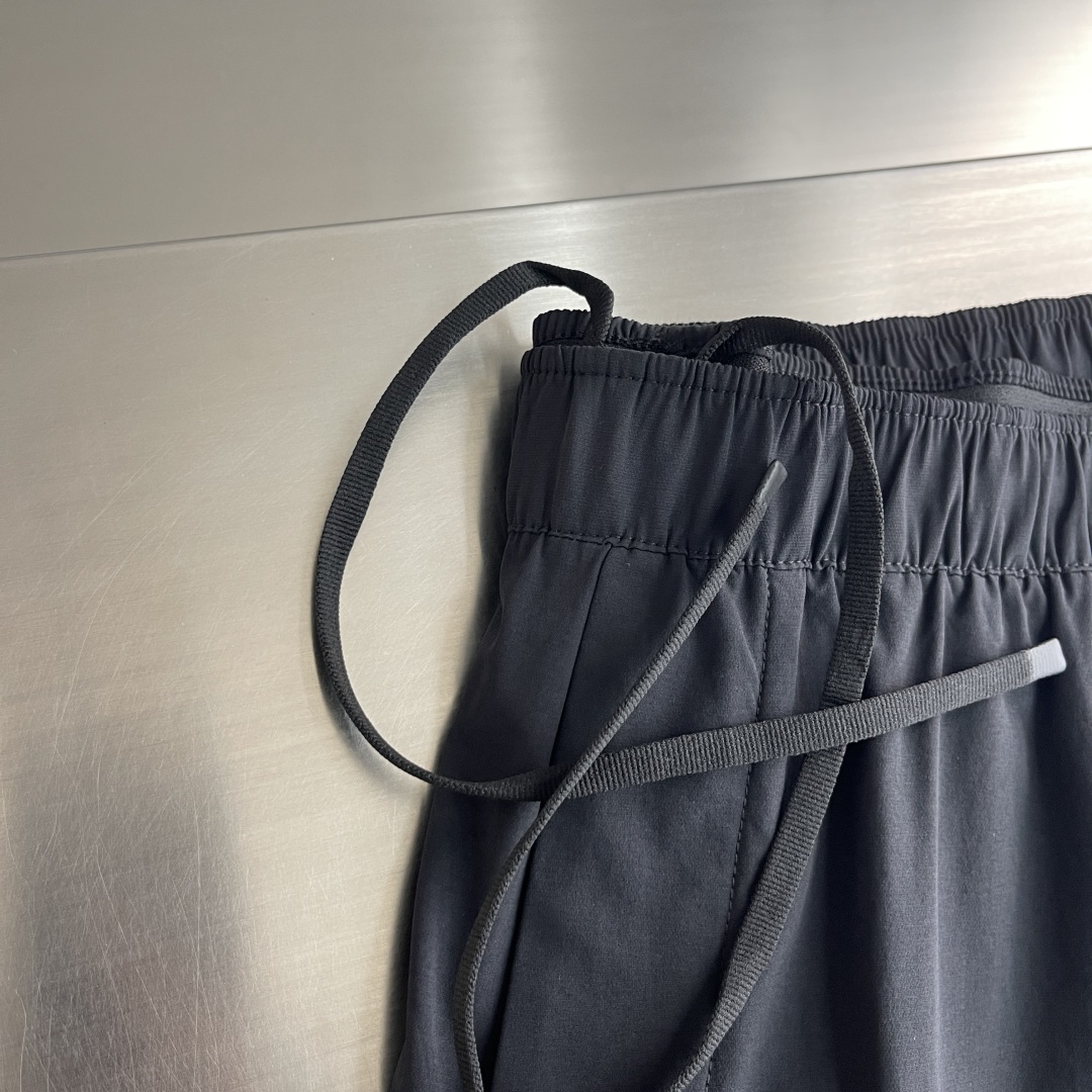 Dior Men's Drawstring Sweatpants New Collection, Casual and Comfortable 4 cmp i1740474834441 104 0 1