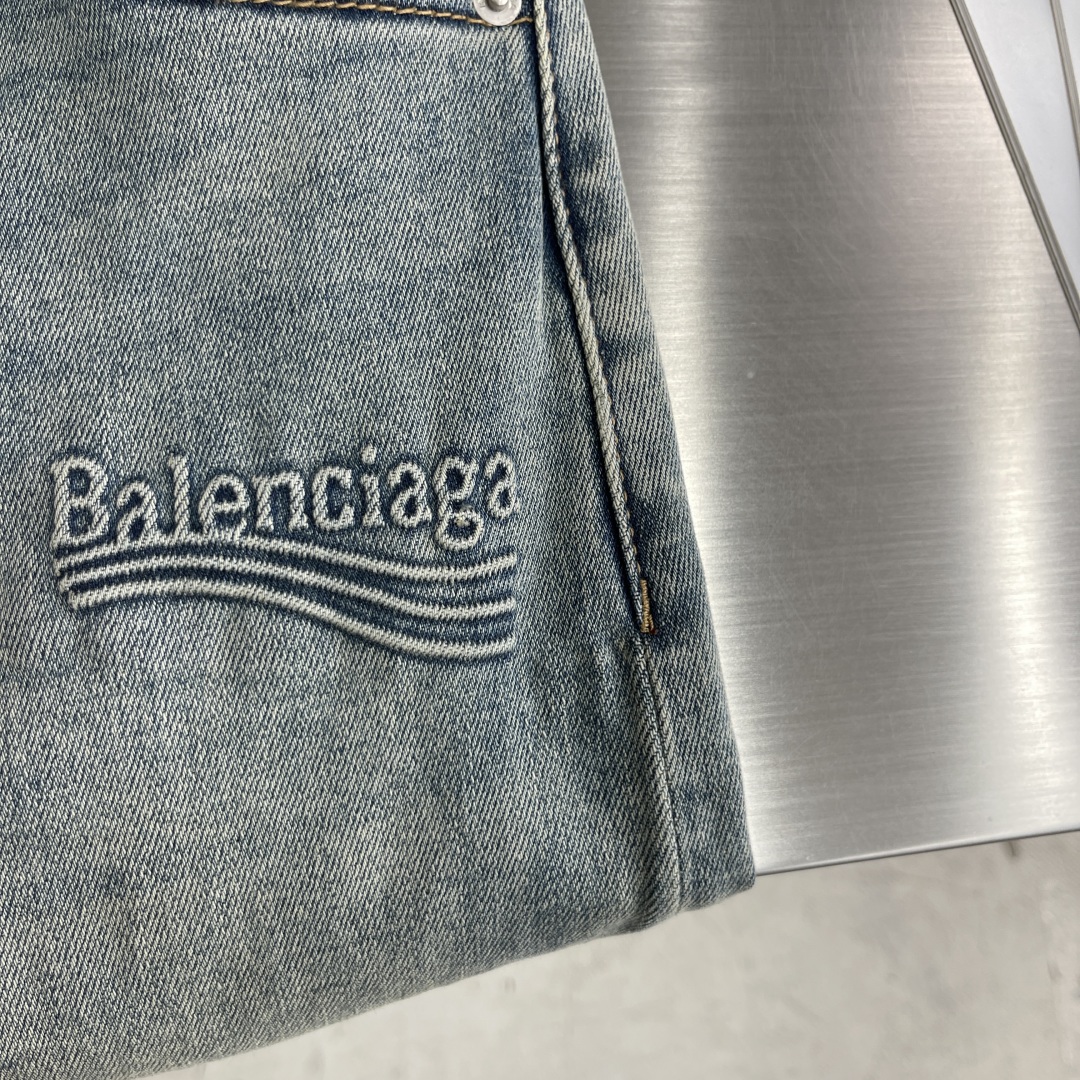 Balenciaga Relaxed Fit Jeans - Super Comfortable, Washed Denim 6 cmp i1740650682530 9257 0 2