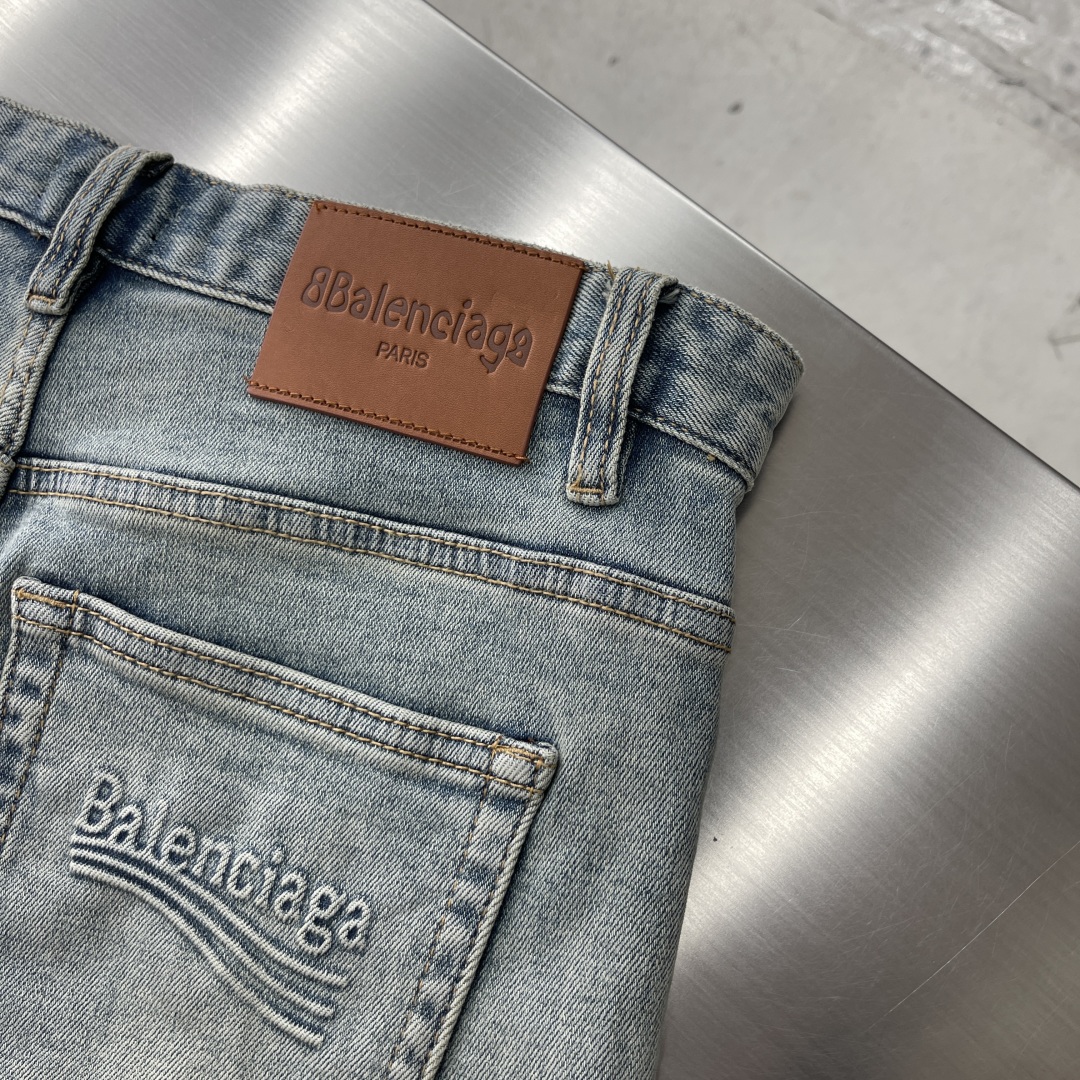 Balenciaga Relaxed Fit Jeans - Super Comfortable, Washed Denim 8 cmp i1740650682532 5615 0 4