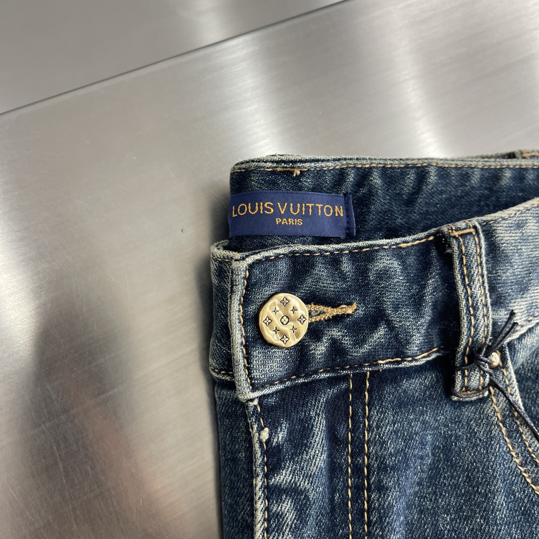 Louis Vuitton 2024FW Men's Casual Jeans - Premium Denim Collection 3 cmp i1740650697740 4387 0 0