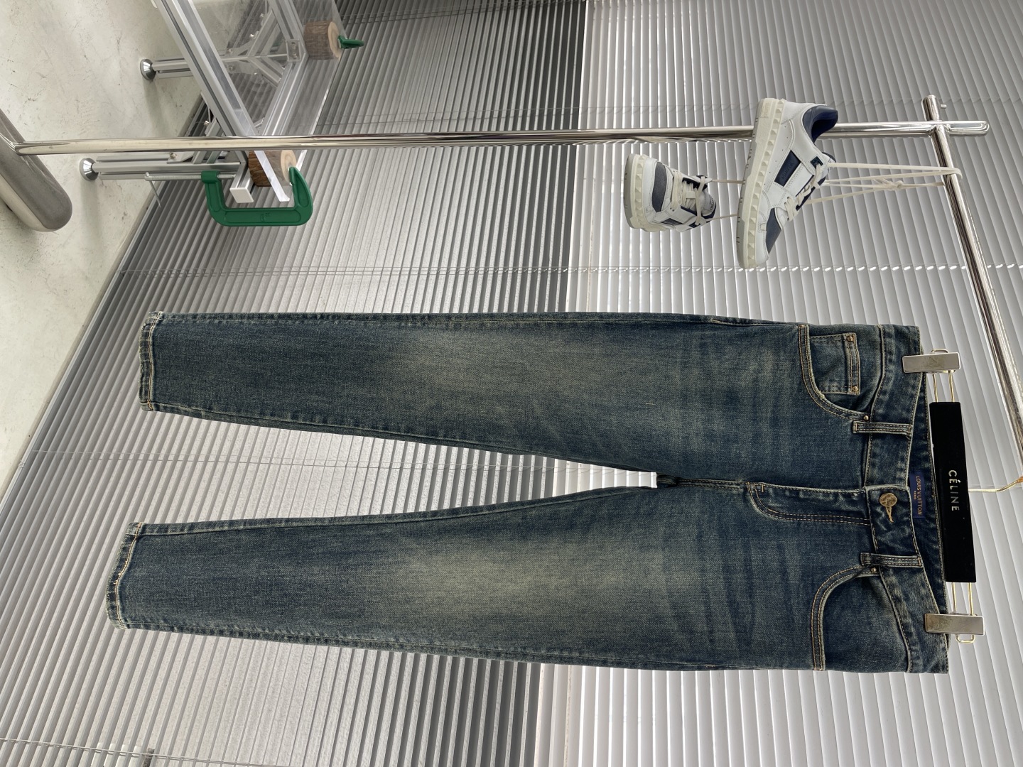Louis Vuitton 2024FW Men's Casual Jeans - Premium Denim Collection 2 cmp i1740653548994 644 0 6