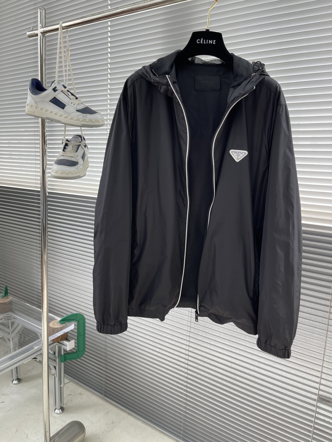 Prada Re-Nylon Hooded Jacket - Lightweight, Versatile, and Stylish 2 cmp i1740994764834 2981 0 6