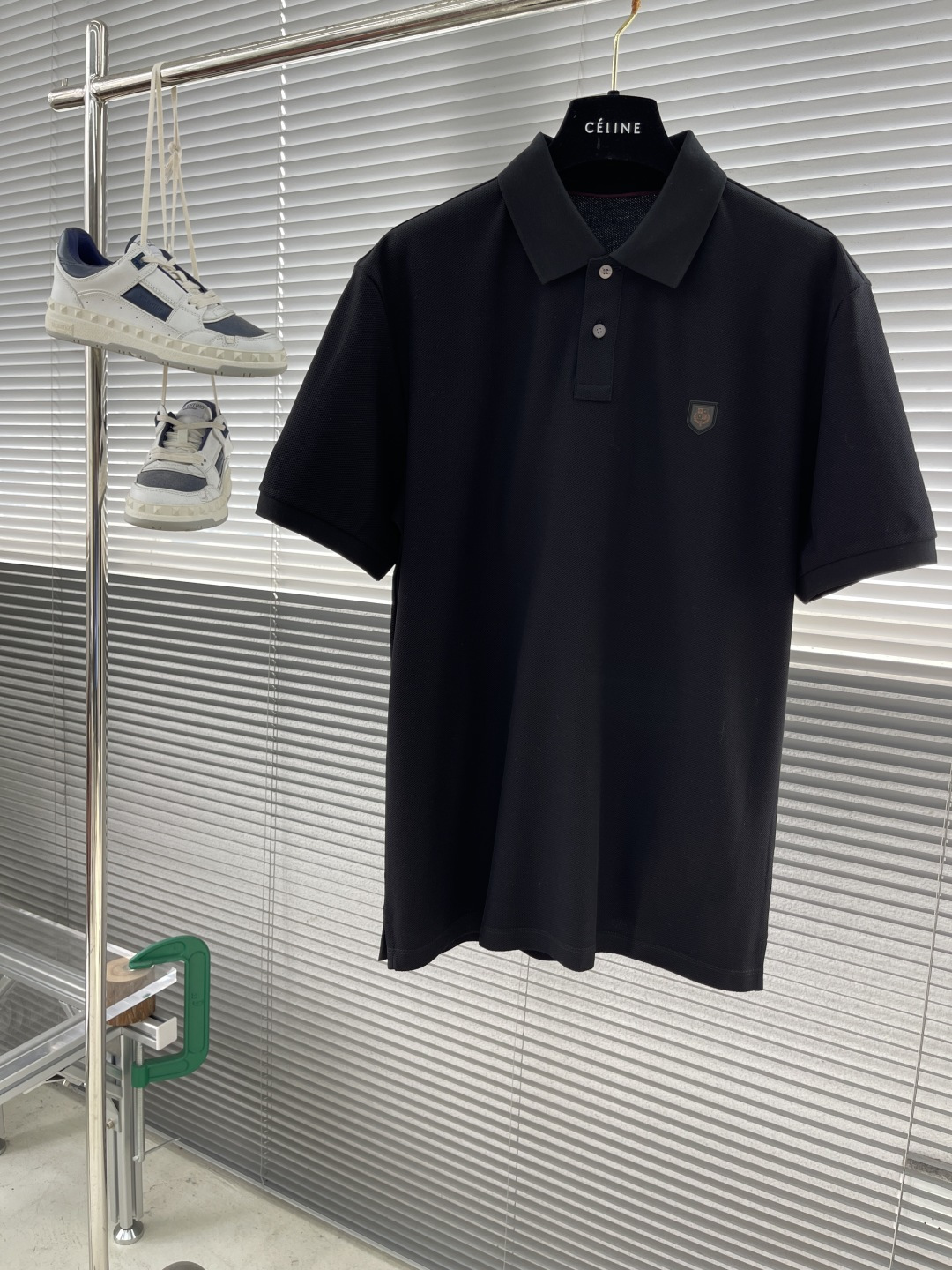 NO:130625,-Loro Piana 2025ss summer new LP official website latest lapel polo shirt, paired with brand icons, continues the minimalist and normal design of lp home, fashionable and temperament in one!  The color matching is light and versatile, and the details are exquisite and outstanding!  The fabric is made of imported mercerized bead flooring cotton, and the high-quality long-length cotton raw materials are selected!  Skin-friendly and smooth feel, perfect for both comfort and breathability!  The fabric attributes are excellent!  Full of high-end feeling!  Simple and elegant design, extremely versatile and practical!  Code number M-3XL, loro piana, loro piana, alexander wang19860909-Loro Piana 2025ss夏季新款LP 官网最新款翻领 polo衫,搭配品牌图标,延续lp家极简常态化的设计,时髦与气质于一身！配色轻熟百搭 细节精致出挑！面料采用进口丝光珠地棉,甄选上等长绒棉花原料！亲肤挺滑手感,舒适性与透气性完美兼备！面料属性皆为上乘！高级感十足！ 简约大气的设计 百搭实穿性极高！ 码数M-3XL,,loro piana,loro piana,alexander wang,Men's clothing