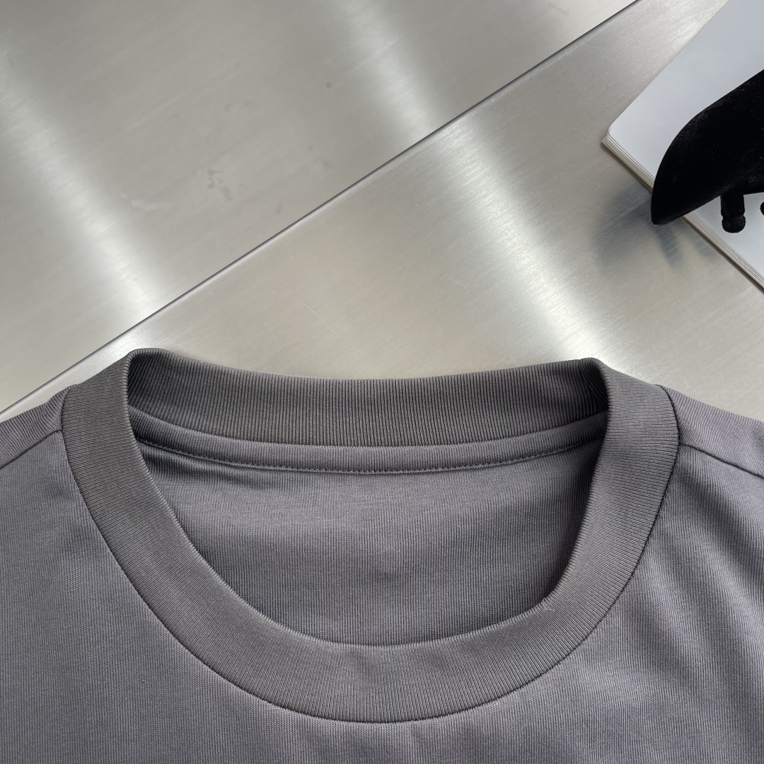 

-VLTN  2025春夏短袖系列

尺码   m-5xL
版型：微阔版型
克重：230克重 潮棉平