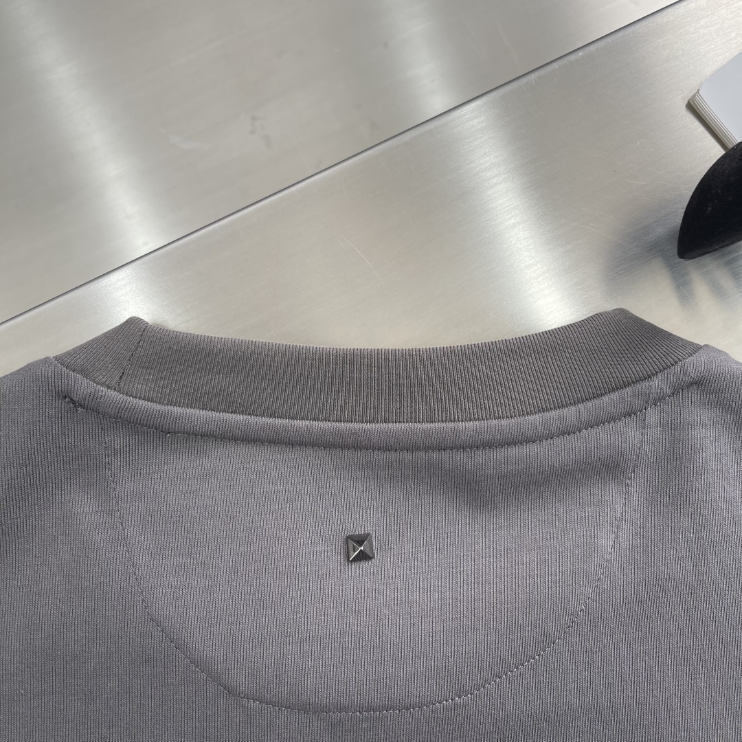

-VLTN  2025春夏短袖系列

尺码   m-5xL
版型：微阔版型
克重：230克重 潮棉平