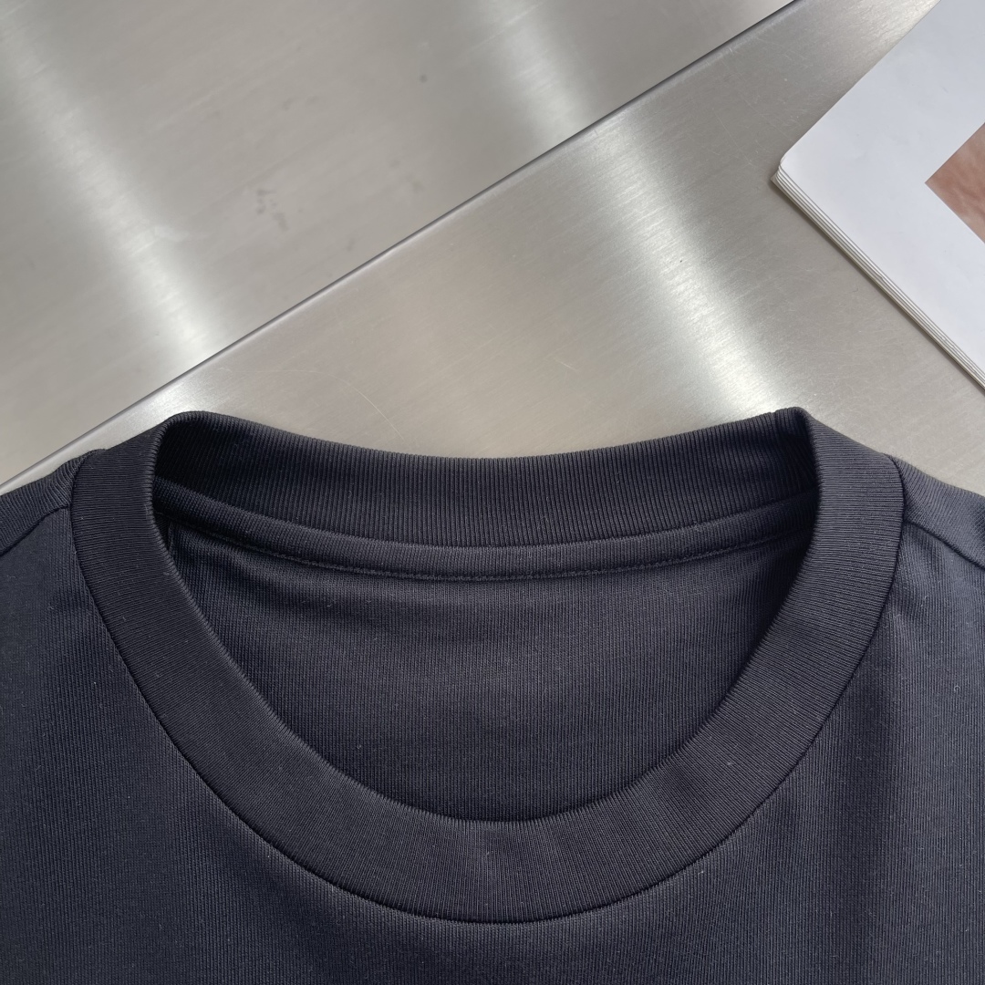 

-VLTN  2025春夏短袖系列

尺码   m-5xL
版型：微阔版型
克重：230克重 潮棉平