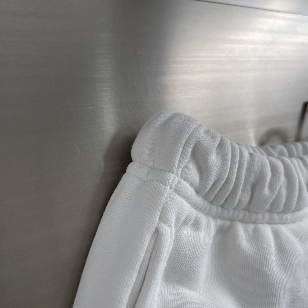 Embroidered Leisure Shorts by Celie: Comfortable, Stylish, and High-Quality Fabric with Unique Design - 图片 4