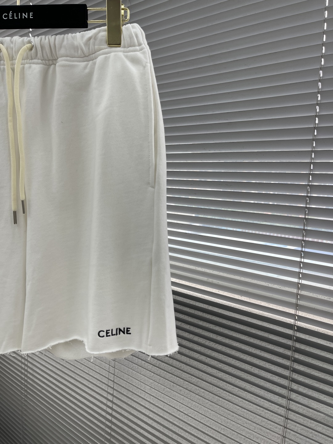 Embroidered Leisure Shorts by Celie: Comfortable, Stylish, and High-Quality Fabric with Unique Design - 图片 2