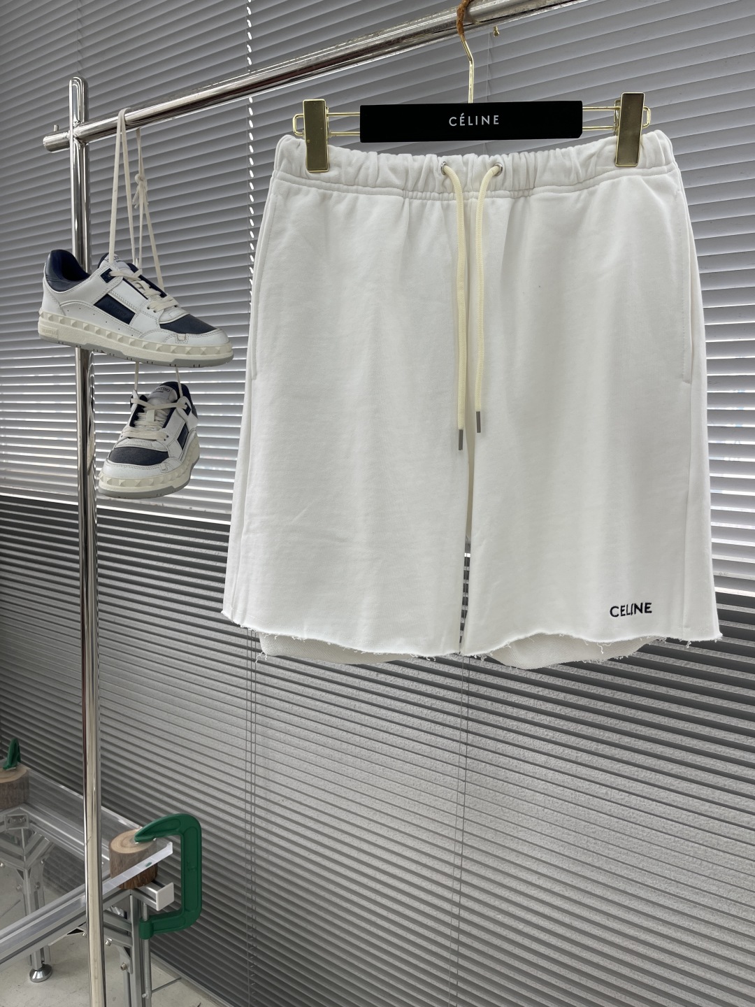 Embroidered Leisure Shorts by Celie: Comfortable, Stylish, and High-Quality Fabric with Unique Design - 图片 1