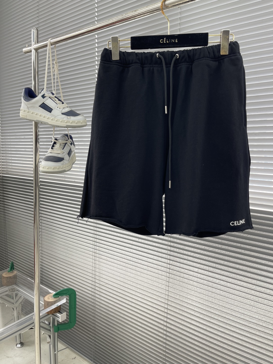Embroidered Leisure Shorts by Celie: Comfortable, Stylish, and High-Quality Fabric for Spring Spirit. - 图片 1