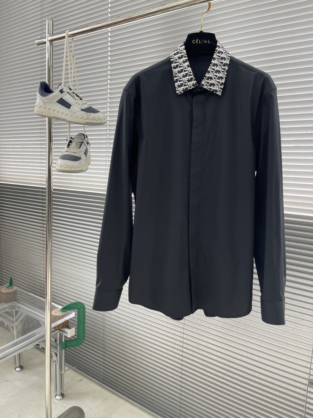 Dior Collar Logo Print Poplin Shirt with Concealed Button Placket - Stylish & Comfy