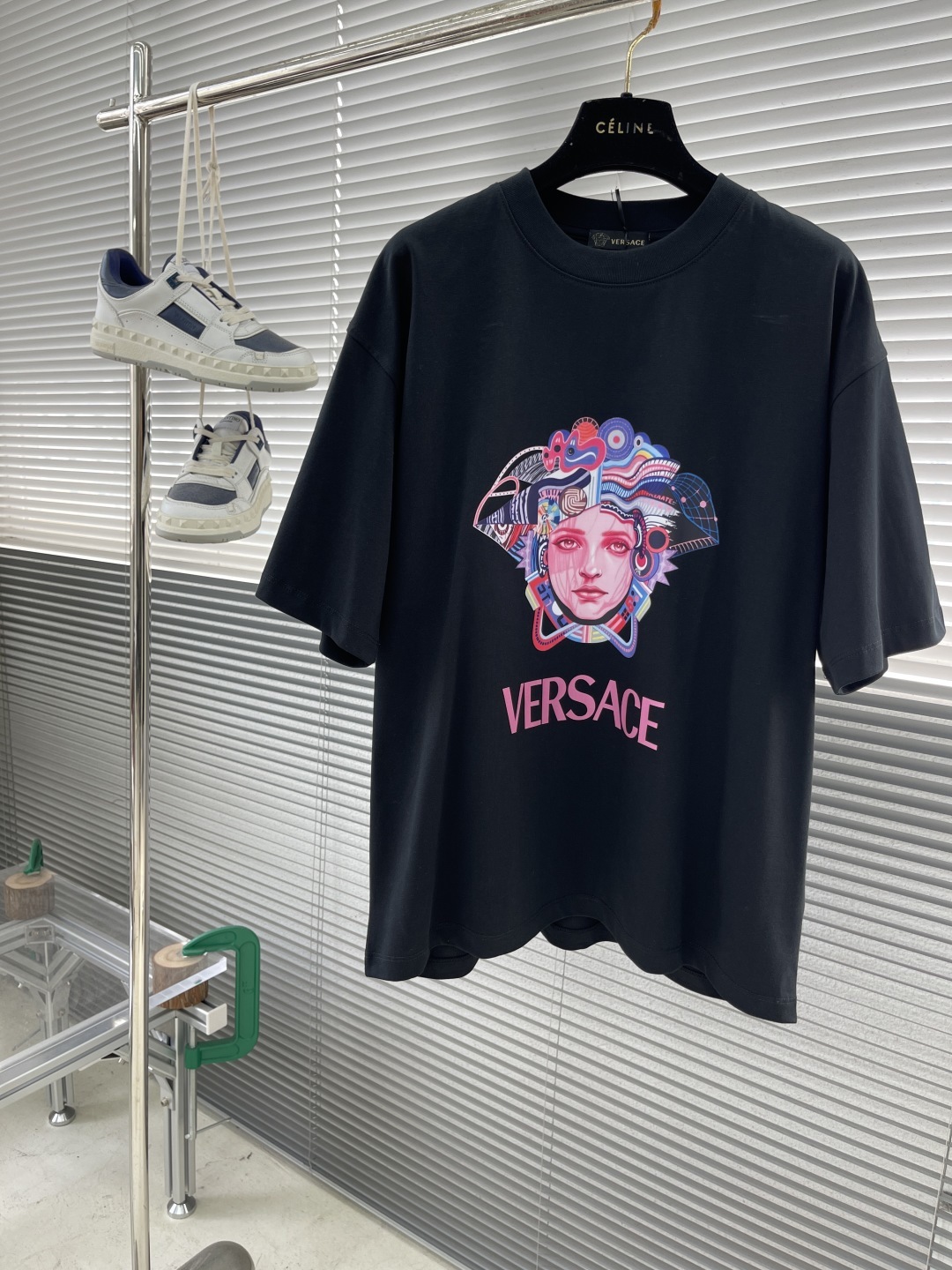 -Versac 美杜莎印花短袖T恤®
采用280克新疆棉冰感索罗娜面料 具有凉感冰皮、亲肤透气、速干