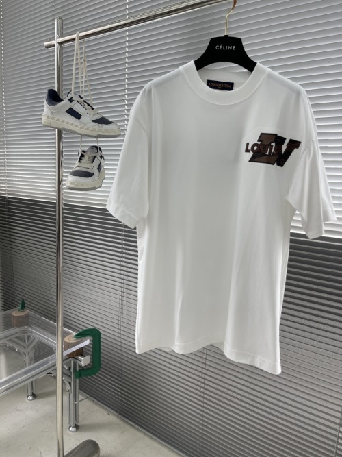 Louis Vuitton Logo Print Cotton T-Shirt Short Sleeve Casual Unisex 1 Louis Vuitton Logo Print Cotton T-Shirt Short Sleeve Casual Unisex