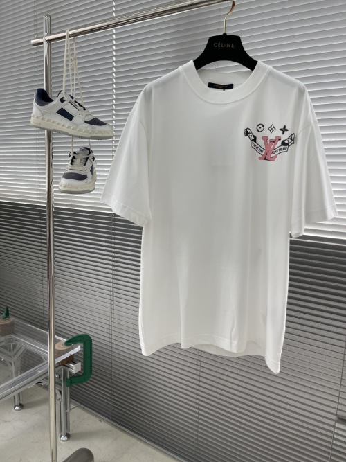 Louis Vuitton Men's White Cotton T-Shirt with Thick Logo Print - Casual Wear 1 Louis Vuitton Men's White Cotton T-Shirt with Thick Logo Print - Casual Wear