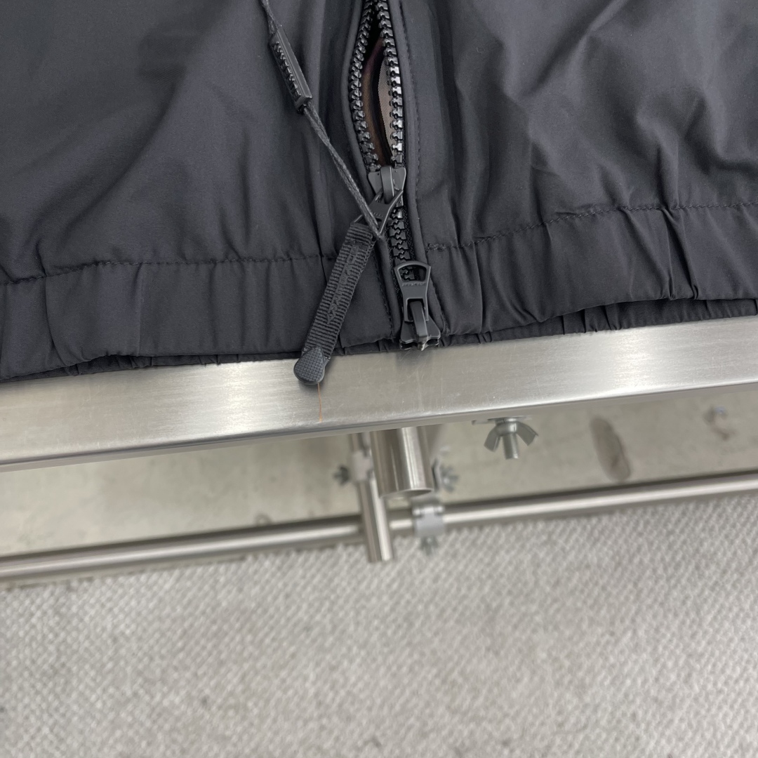 

-BBR 25春夏 男装高端梭织/风衣 系列外套 

高端精品系列，男女同款，贸易公司渠道订单，官网