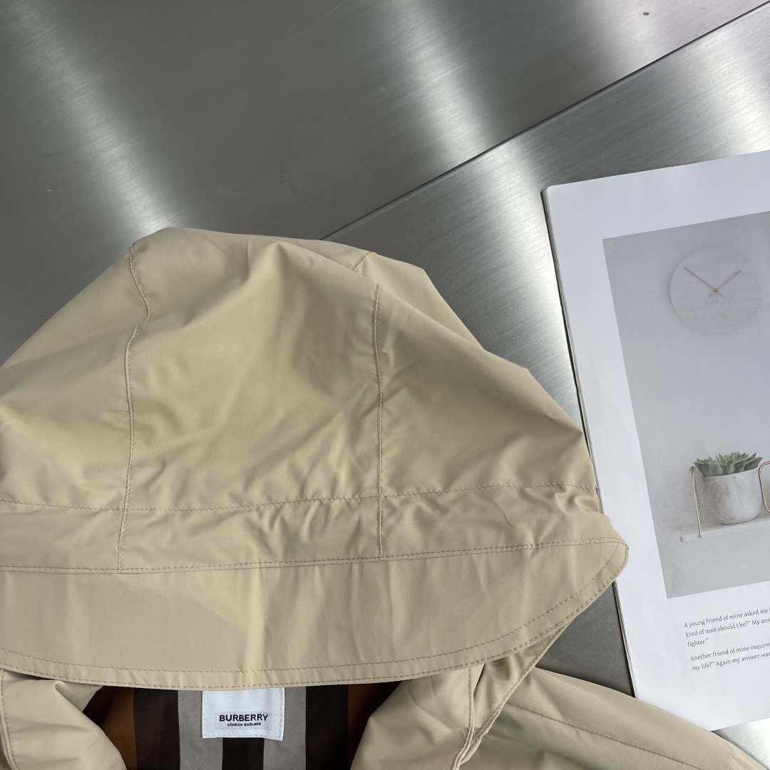 

-BBR 25春夏 男装高端梭织/风衣 系列外套 

高端精品系列，男女同款，贸易公司渠道订单，官网