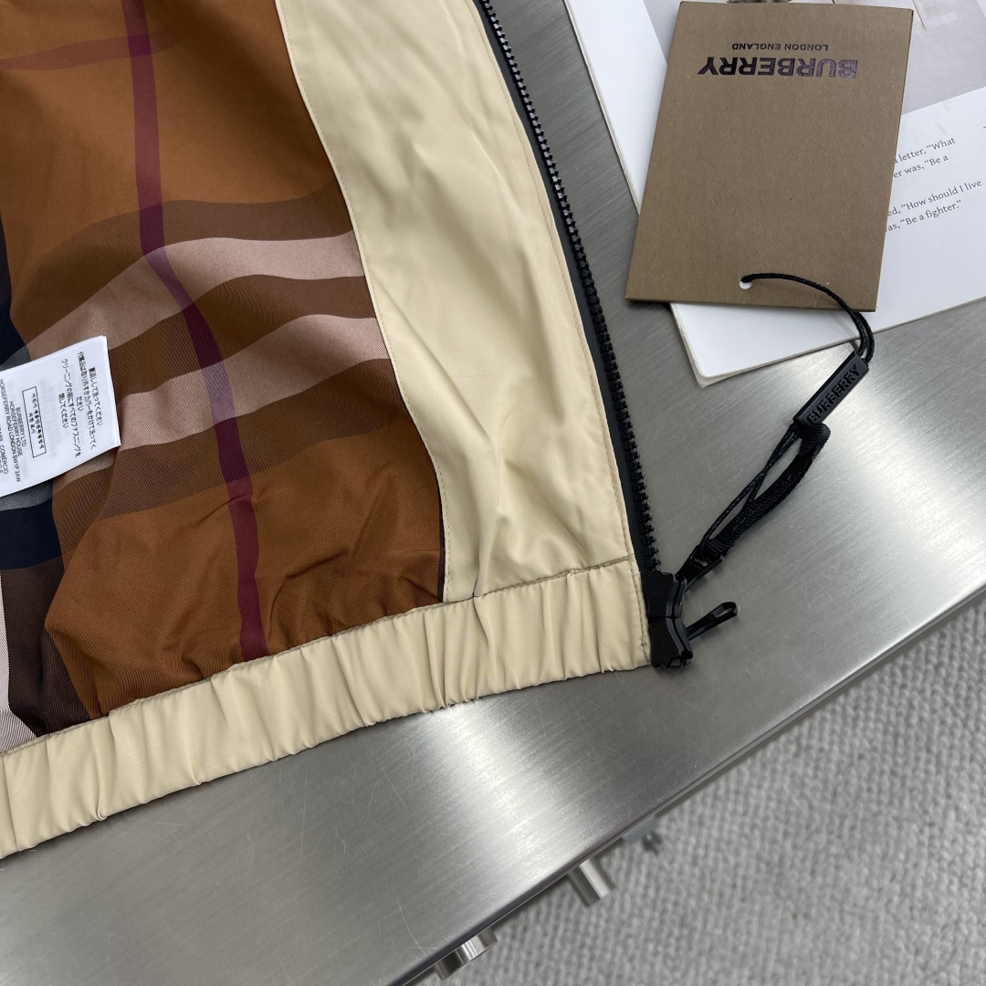 

-BBR 25春夏 男装高端梭织/风衣 系列外套 

高端精品系列，男女同款，贸易公司渠道订单，官网