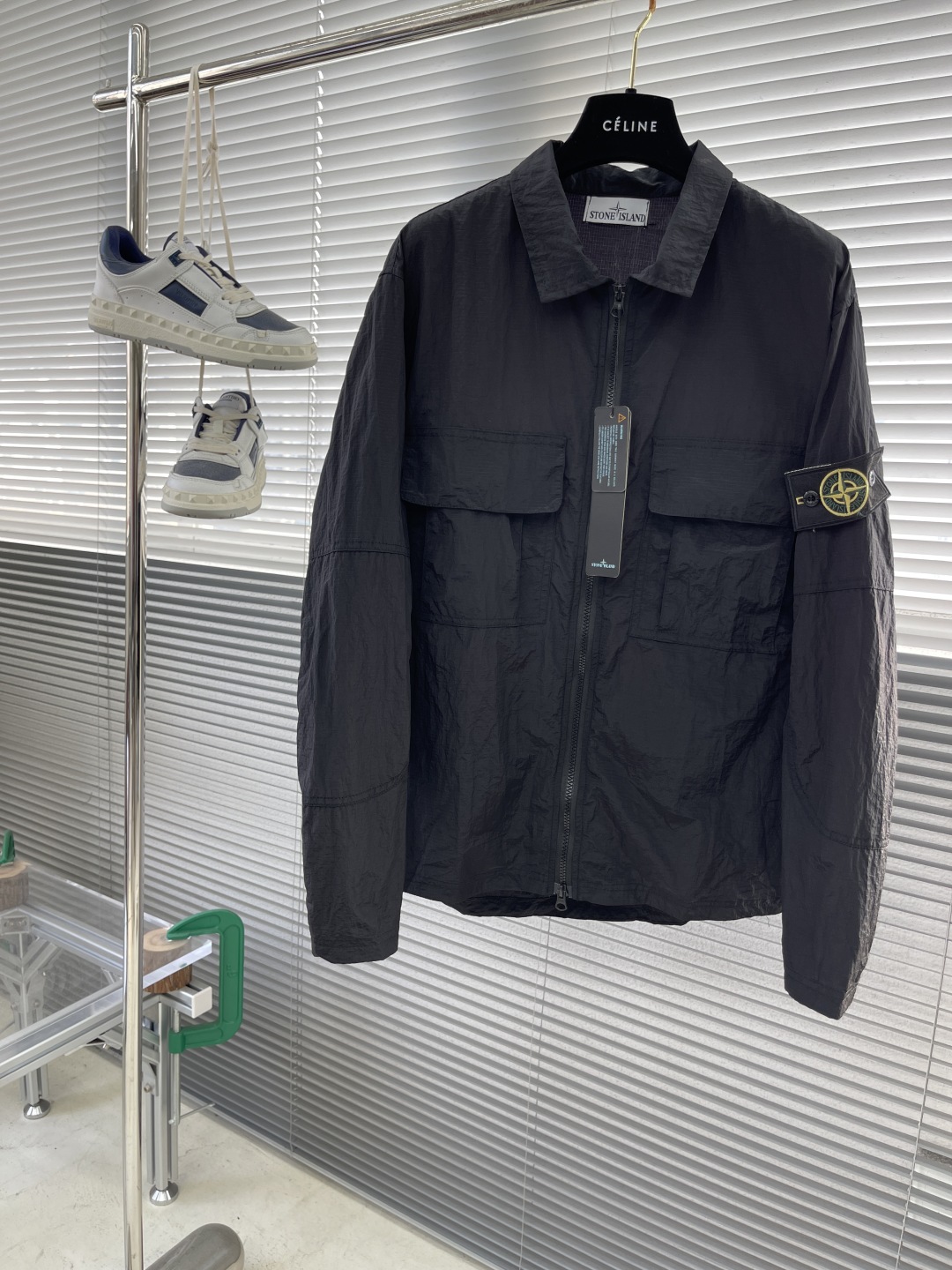 

-Stone Island 25SS早春新款休闲防晒衣！表层光滑，网眼内层舒适透气，耐洗不易变形，实