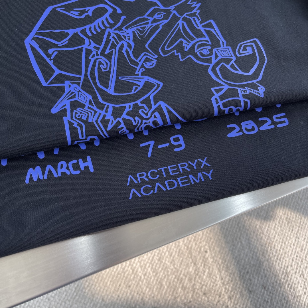 Arc'teryx Men's Black Cotton Short Sleeve T-Shirt With Logo Print 7 cmp i1742120373336 2704 0 3