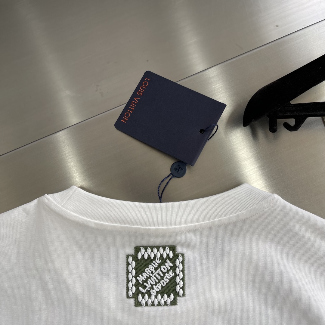 Louis Vuitton Embroidered Crewneck T-Shirt - High Quality, Comfortable Fit 7 cmp i1742120664684 1588 0 4