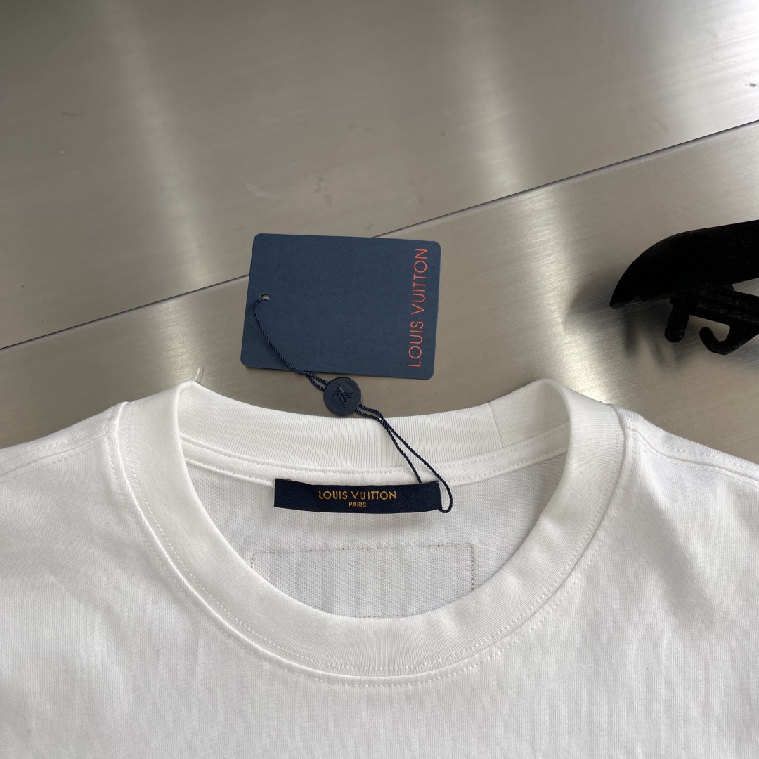 Louis Vuitton Men's White Cotton T-Shirt With Embroidered Logo 3 cmp i1742120694812 4881 0 0