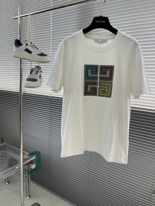 Givenchy Summer T-Shirt with Embroidered Logo, Short Sleeves, and Cotton Fabric 1 Givenchy Summer T-Shirt with Embroidered Logo, Short Sleeves, and Cotton Fabric