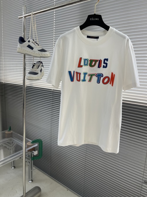 Louis Vuitton White Cotton T-Shirt with Flocked Logo - S to XXL Sizes 1 Louis Vuitton White Cotton T-Shirt with Flocked Logo - S to XXL Sizes