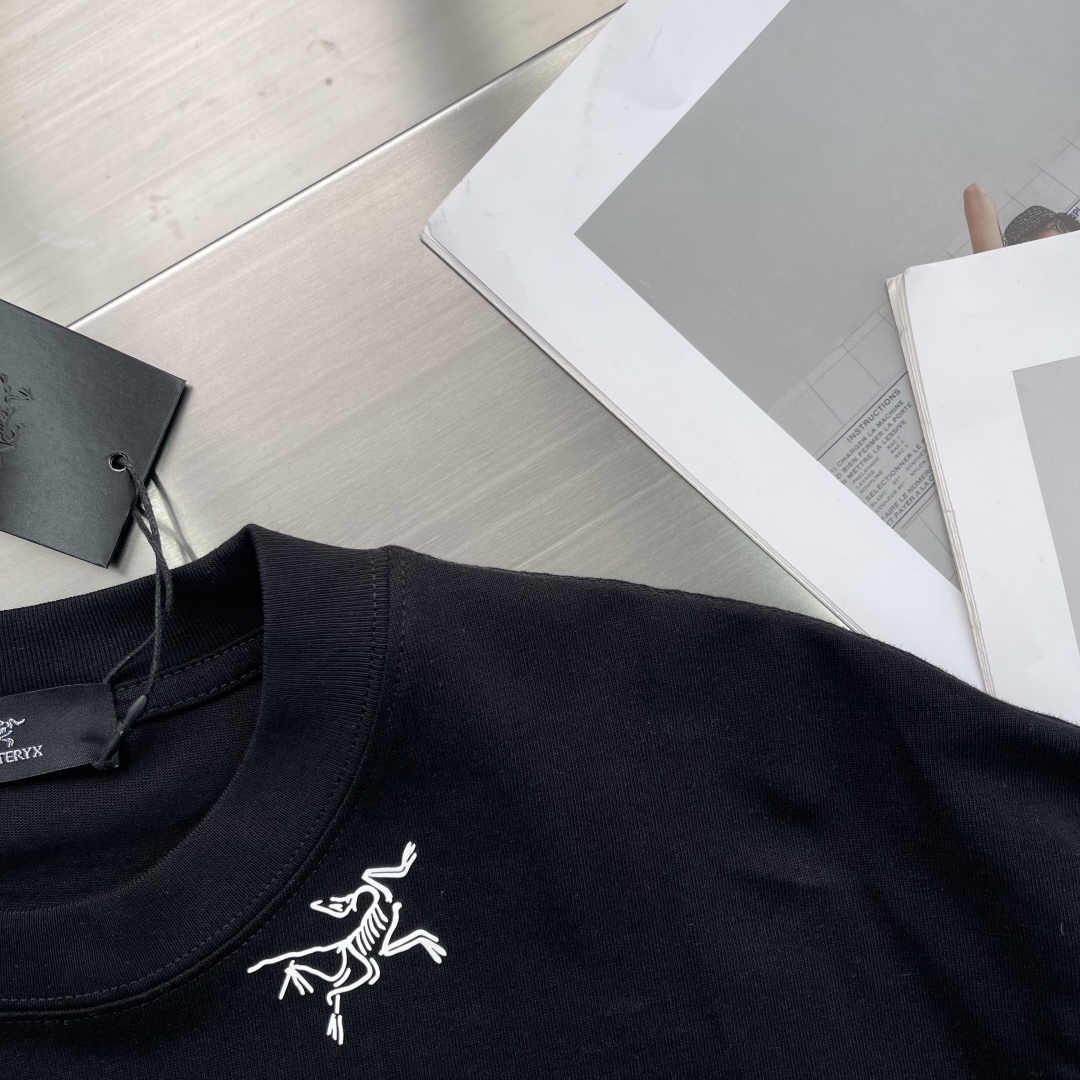 Arc'teryx Round Neck Short Sleeve T-Shirt - Classic Logo Design 4 cmp i1742202662023 1584 0 1