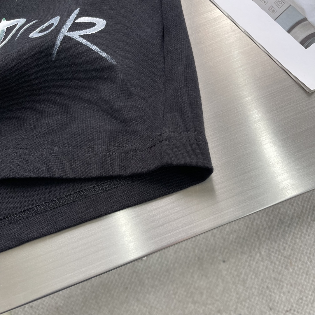 Dior 2025SS Round Neck Short Sleeve T-Shirt with Galaxy Graphic Design 6 cmp i1742202849967 1121 0 3