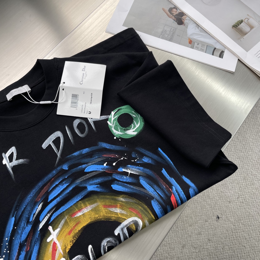 Dior 2025SS Round Neck Short Sleeve T-Shirt with Galaxy Graphic Design 7 cmp i1742202849972 7787 0 4