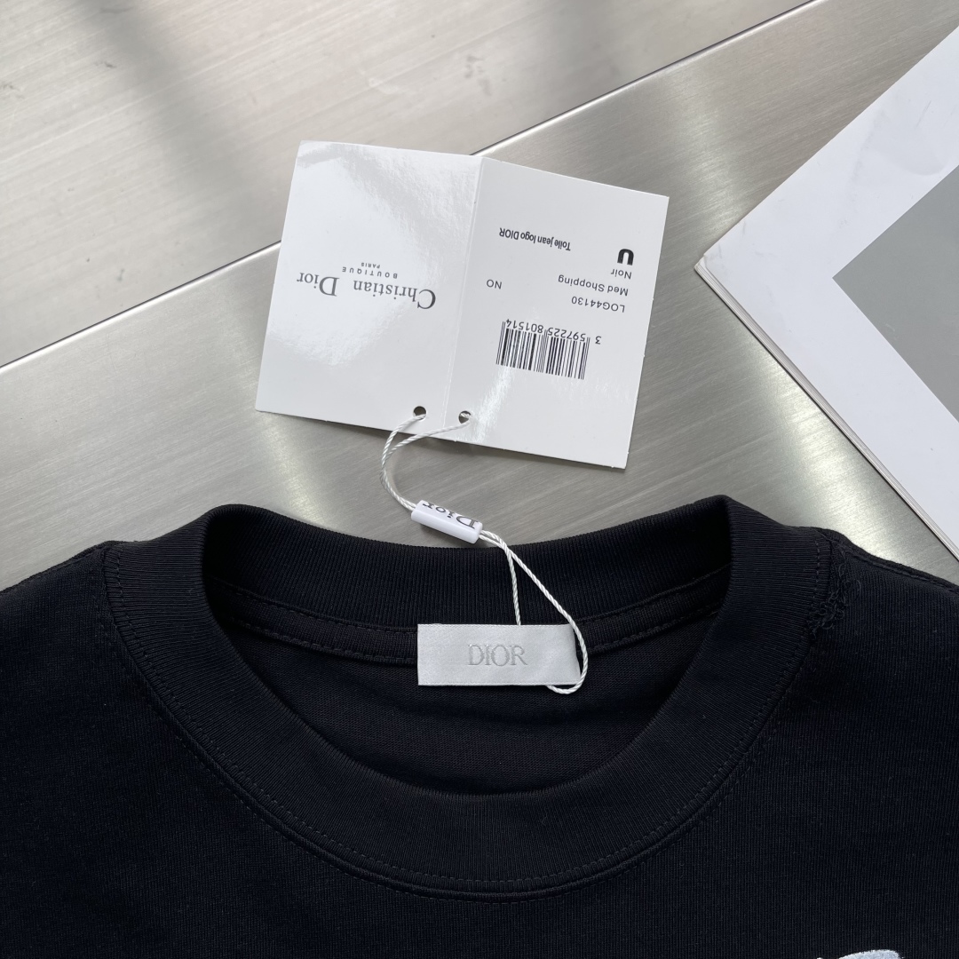 Dior 2025SS Round Neck Short Sleeve T-Shirt with Galaxy Graphic Design 3 cmp i1742202849977 5474 0 0