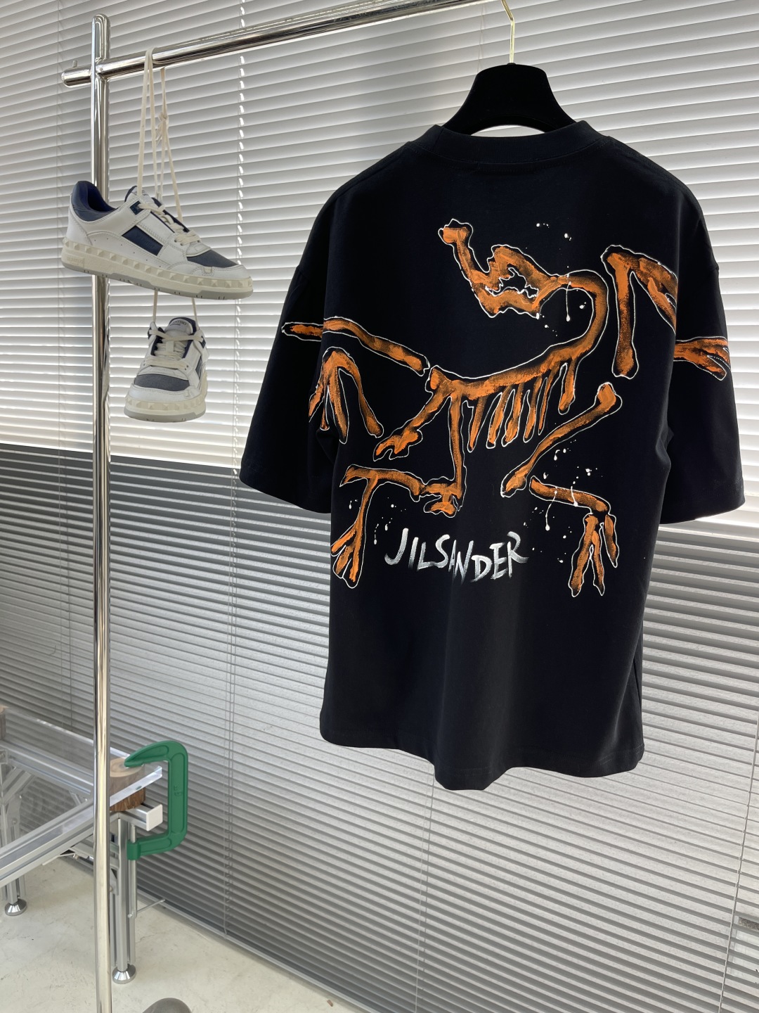 Arc'teryx Round Neck Short Sleeve T-Shirt - Classic Logo Design 8 cmp i1742204367376 7547 0 7