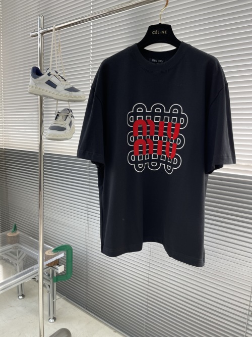 Miu Miu 2025SS Crew Neck Short Sleeve T-Shirt with Logo - Stylish & Comfy 1 Miu Miu 2025SS Crew Neck Short Sleeve T-Shirt with Logo - Stylish & Comfy