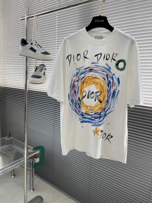 Dior 2025SS Round Neck Short Sleeve T-Shirt with Graphic Print 1 Dior 2025SS Round Neck Short Sleeve T-Shirt with Graphic Print