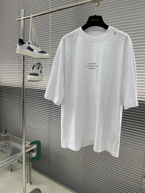 Almostblack 2025SS Men's White Graphic Print Cotton T-Shirt - Street Style 1 Almostblack 2025SS Men's White Graphic Print Cotton T-Shirt - Street Style
