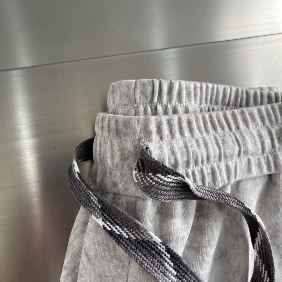 Balenciaga 2025 Spring/Summer Classic Grey Sweatpants - Stylish and Comfortable 2 cmp i1742293740048 6053 0 0