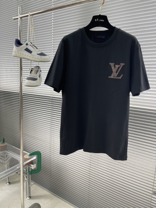 Louis Vuitton Logo Patchwork Embroidery T-Shirt Cotton Casual Top 1 Louis Vuitton Logo Patchwork Embroidery T-Shirt Cotton Casual Top