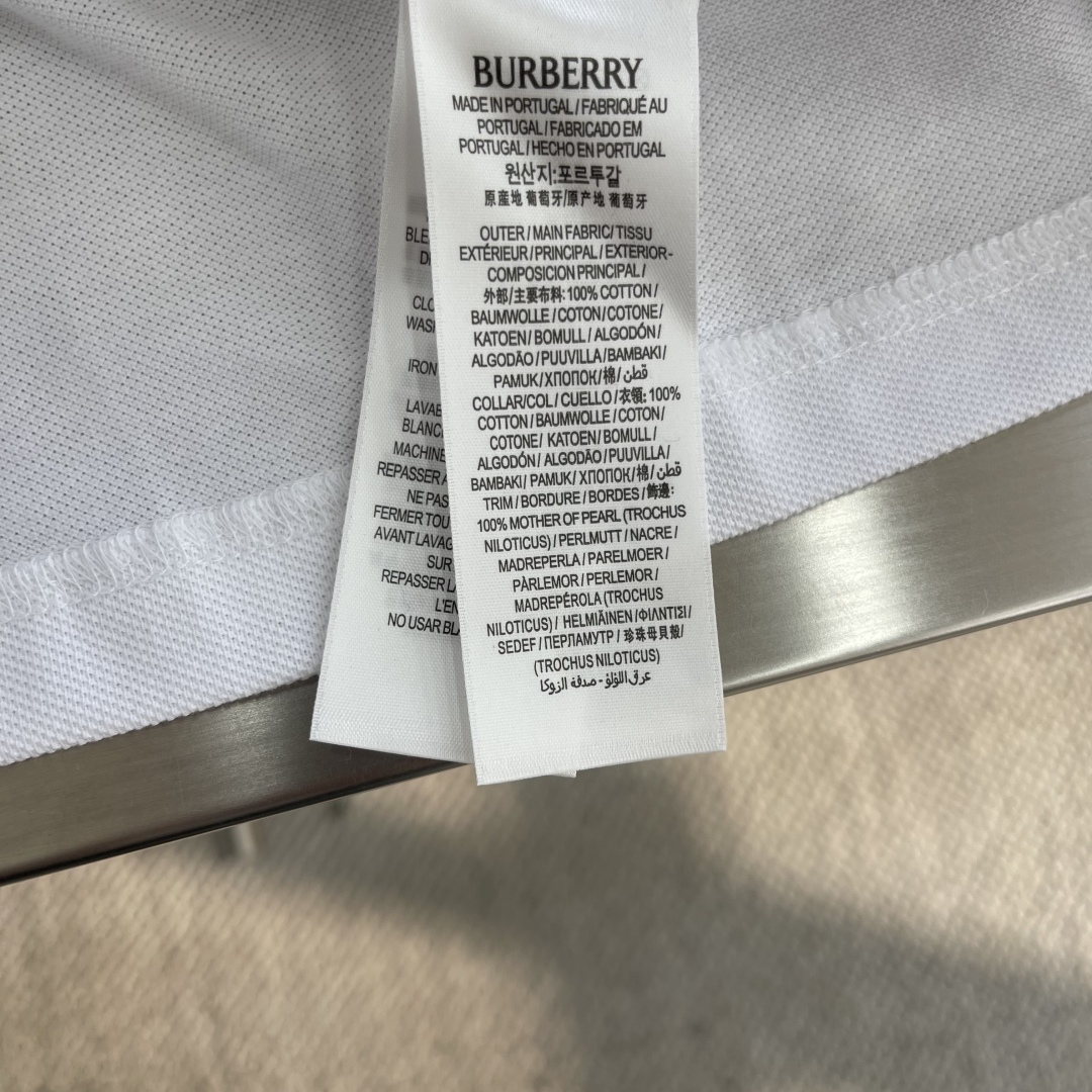 Burberry White Cotton Piqué Polo Shirt with Equestrian Knight Design 7 cmp i1742379932767 2435 0 4