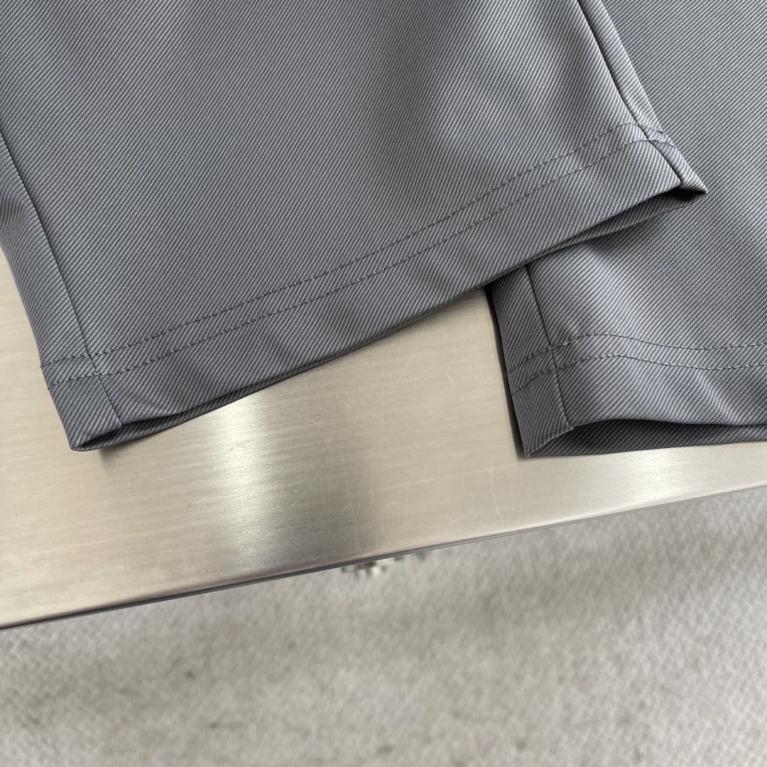 Loro Piana Men's Gray Venice-Inspired Athletic Joggers with Drawstring Waist 6 cmp i1742381036148 3642 0 4