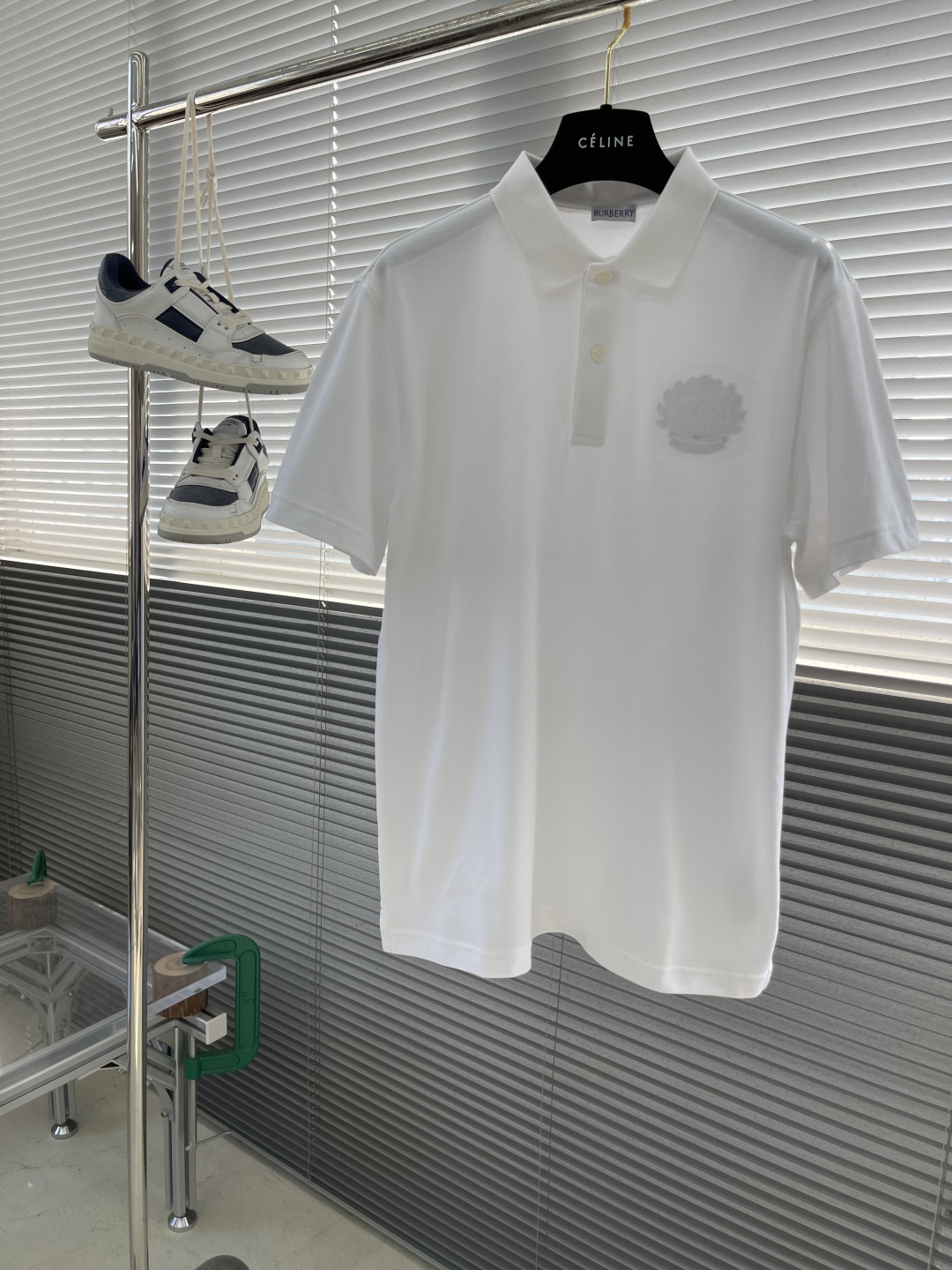 Burberry White Cotton Piqué Polo Shirt with Equestrian Knight Design 1 cmp i1742381952194 6446 0 5