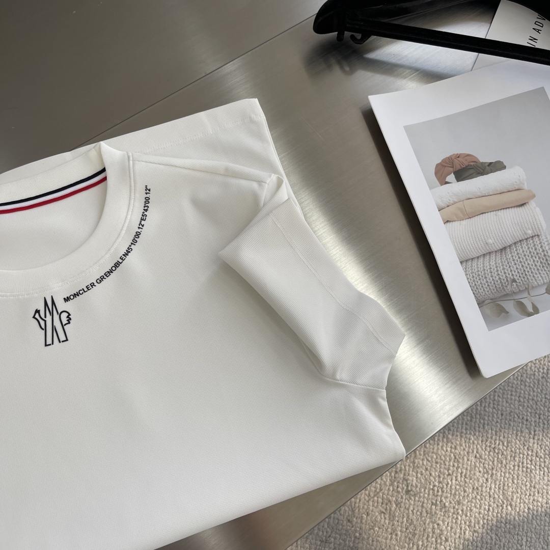 Moncler Men's White Graphic Logo T-Shirt Short Sleeve Summer Tee 6 cmp i1742465562056 8515 0 3