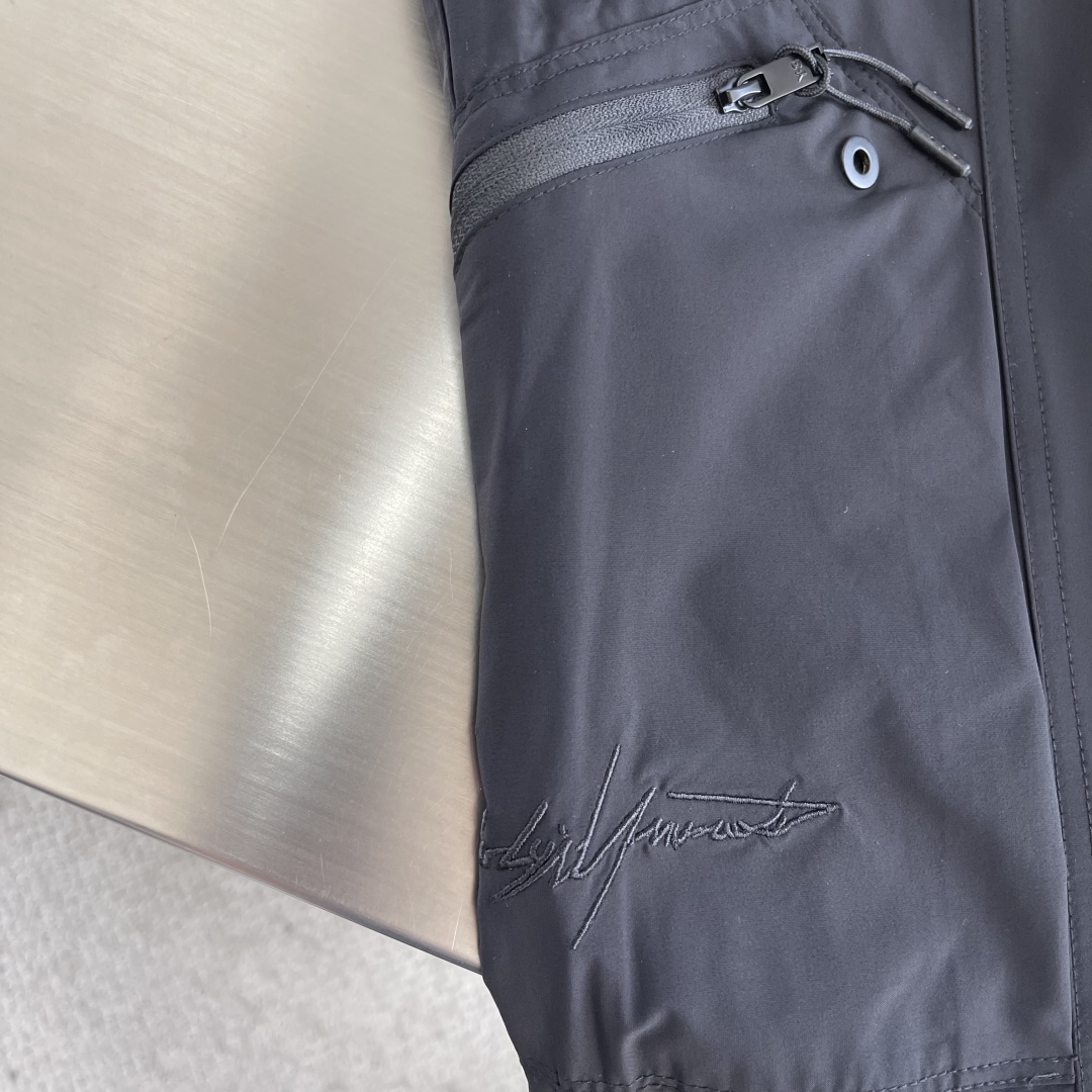Y-3 Yamamoto Yohji Black Nylon Cargo Pants | Breathable & Comfortable 4 cmp i1742466192783 2782 0 2