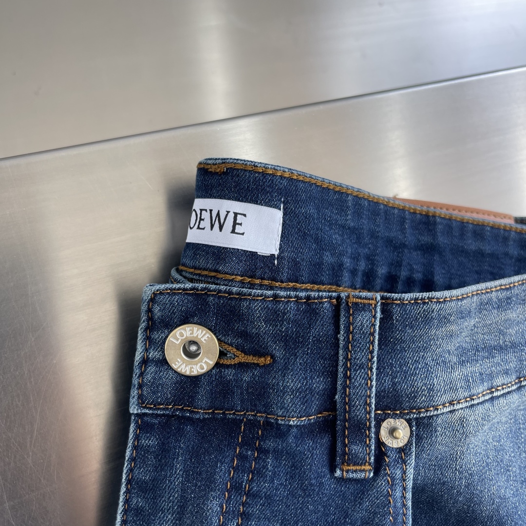 Loewe Men's 2025 Spring/Summer Collection Premium Cotton Denim Jeans 3 cmp i1742466518433 4924 0 0