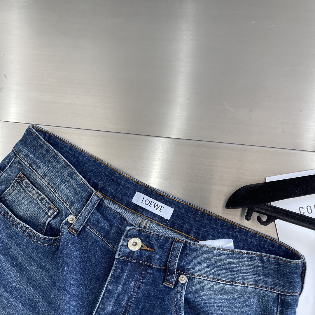Loewe Men's 2025 Spring/Summer Collection Premium Cotton Denim Jeans 5 cmp i1742466518446 5000 0 2