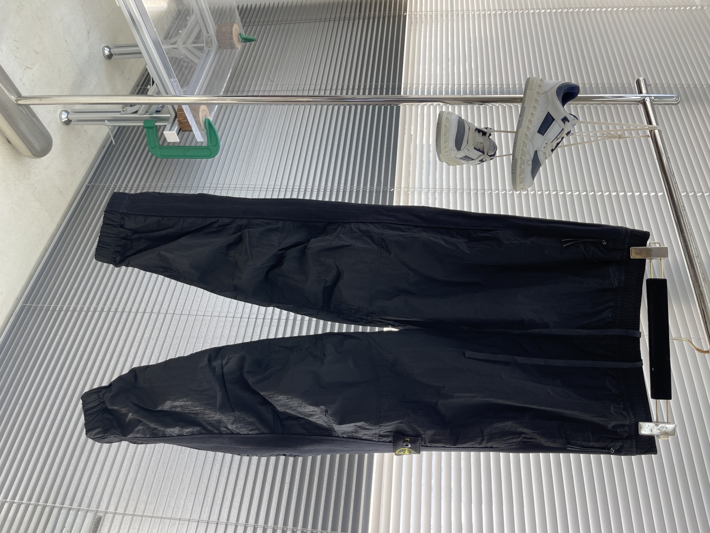 Stone Island 2025 Spring Black and Gold Metallic Thread Pants - Upgrade 1 cmp i1742469155507 6580 0 6